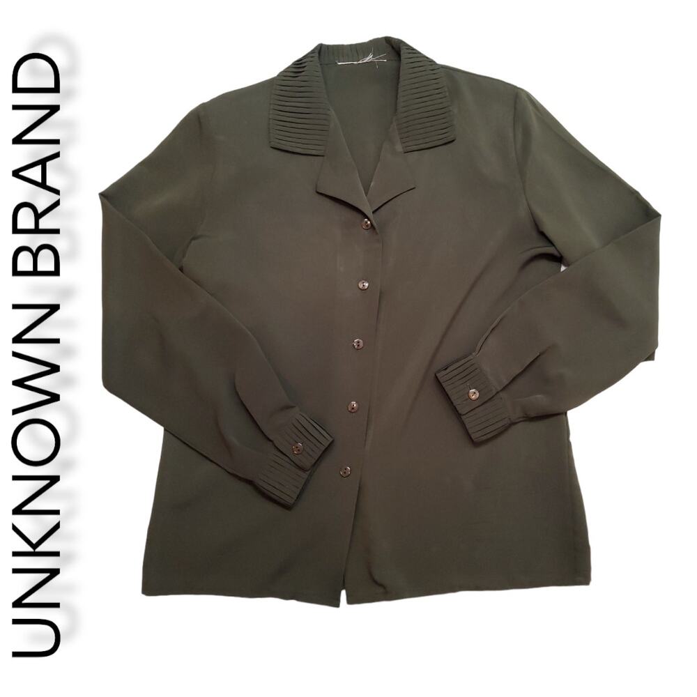 Unknown brand. Label removed. See measurements for size. Either L or XL